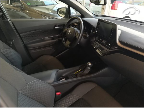 Toyota C-HR 1.8 ACTIVE 6