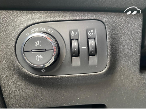 Opel Corsa E 1.4 SELECTIVE 90 CV - CAMARA TRASERA 12