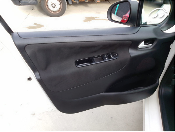 Peugeot 207 1.4 HDI  9