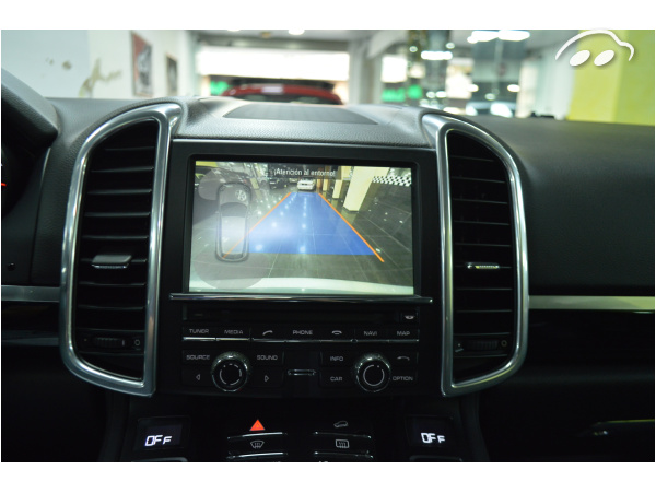 Porsche Cayenne 3.0 D  11