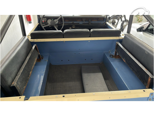 Land Rover Santana  6