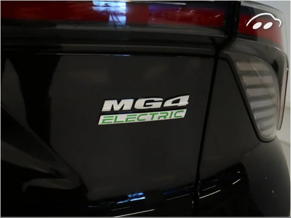 MG MG4 BEV 64 KWH LUXURY 204CV 5P 9