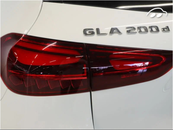 Mercedes-benz Clase GLA 200 D DCT 150CV 5P 10