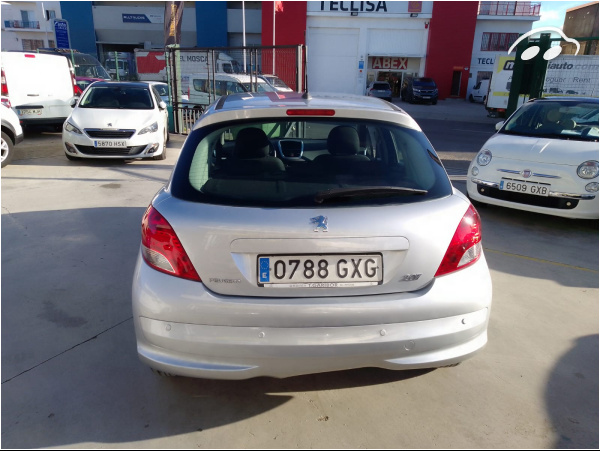 Peugeot 207 1.4  5