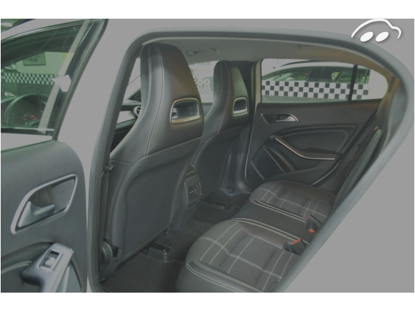 Mercedes-benz Clase GLA 200 CDI URBAN 11