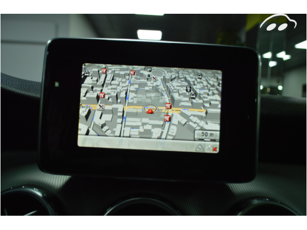 Mercedes-benz Clase GLA 200 CDI URBAN 9