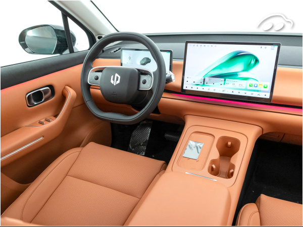 Leapmotor C10 HYBRID ENCHUFABLE AUTORECARGABLE AUTOMATICO DESIGN REEV 12