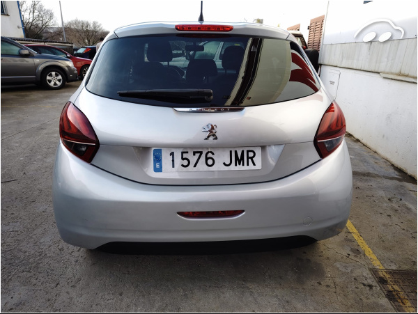 Peugeot 208 1.2 VTI 6