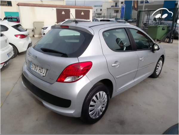 Peugeot 207 1.4 7