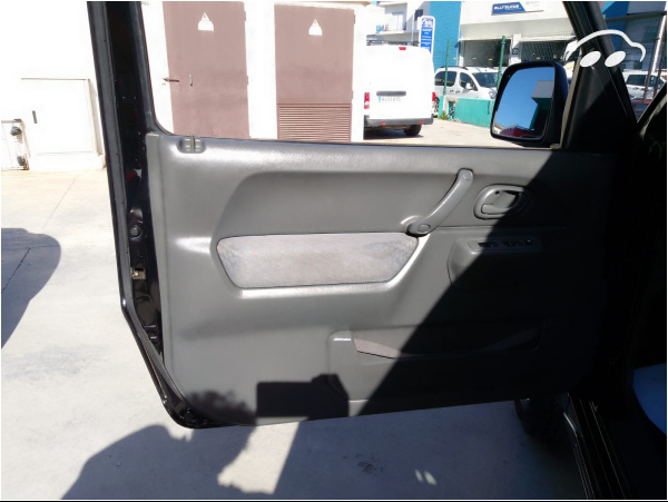 Suzuki Jimny 1.3 Hard Top 8