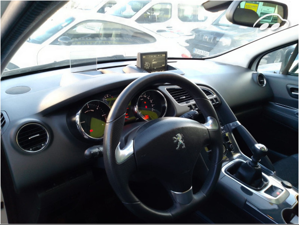 Peugeot 3008 SUV 1.6 HDI Allure 8