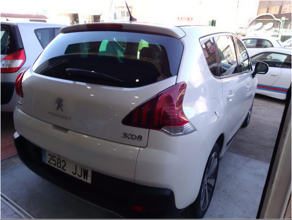 Peugeot 3008 SUV 1.6 HDI Allure 6