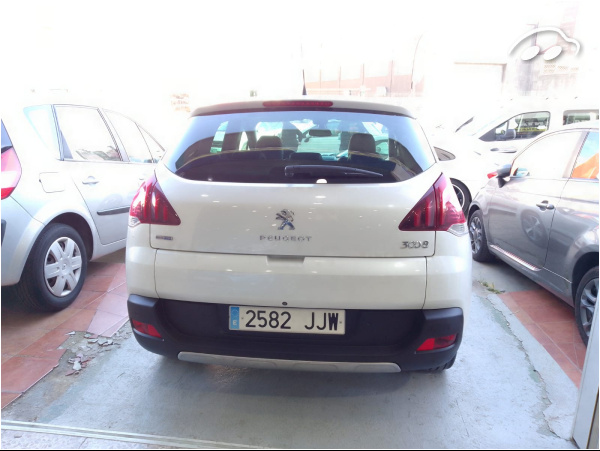 Peugeot 3008 SUV 1.6 HDI Allure 5