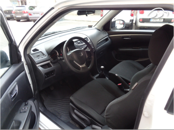 Suzuki Swift 1.3 GL  4