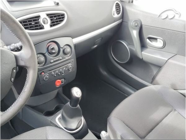 Renault Clio 1.4i 9