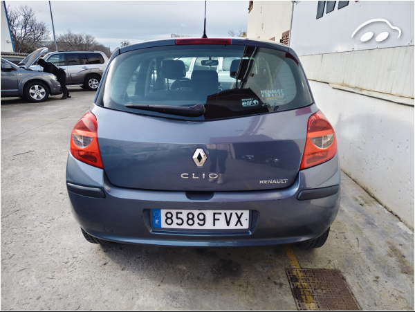 Renault Clio 1.4i 5
