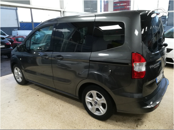 Ford Tourneo courier AMBIENTE 2