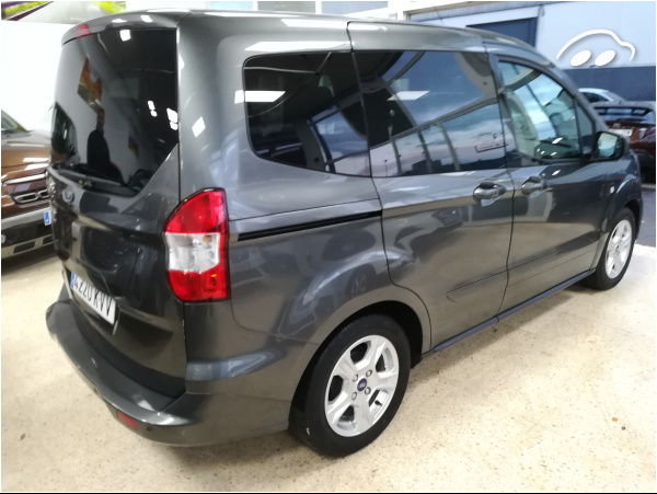 Ford Tourneo courier AMBIENTE 4