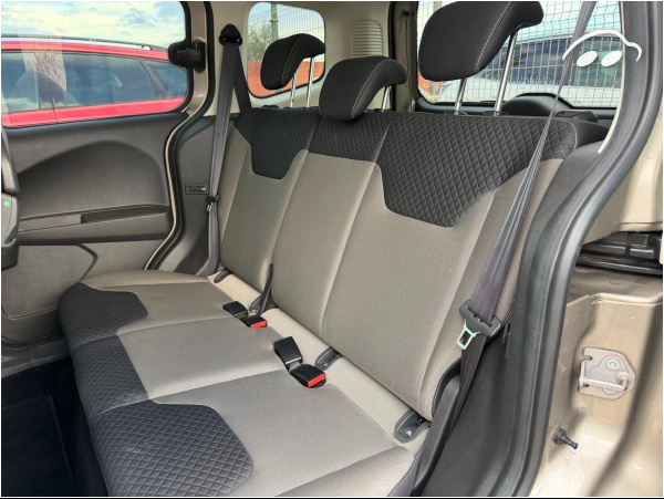 Ford Tourneo courier  8