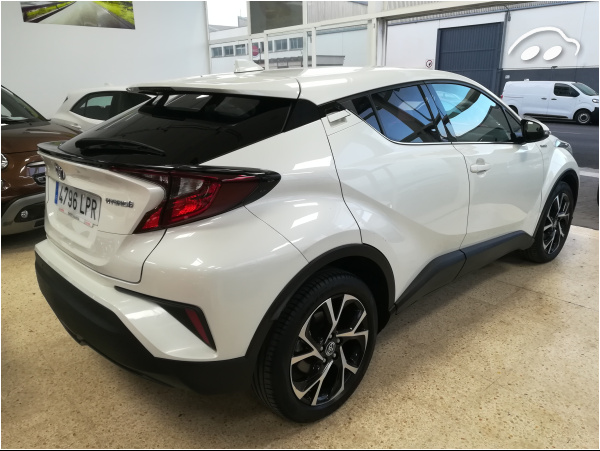 Toyota C-HR ACTIVE 4