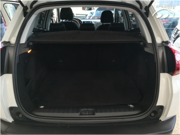 Peugeot 2008 SIGNATURE 7