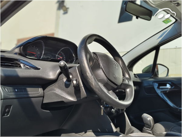 Peugeot 208 1.2 12