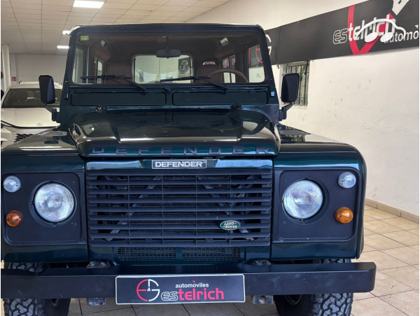 Land Rover Defender  2