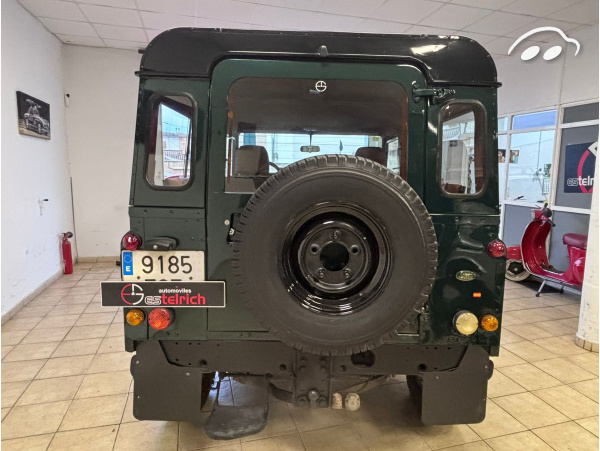 Land Rover Defender  9