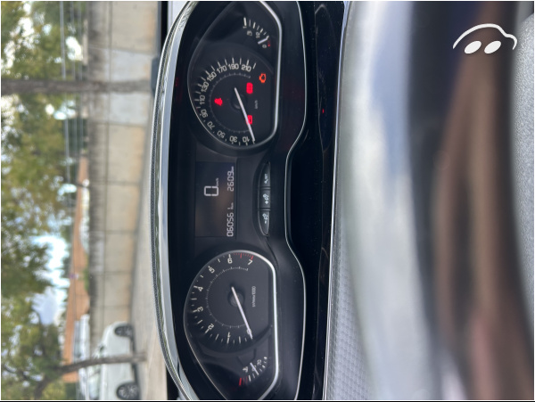 Peugeot 208 STYLE 1.2 1