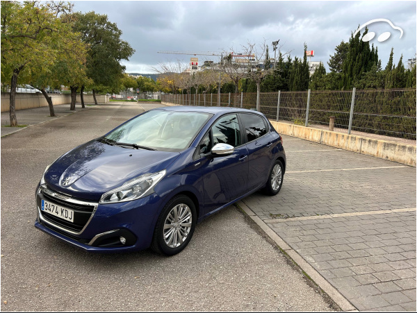 Peugeot 208 STYLE 1.2 1