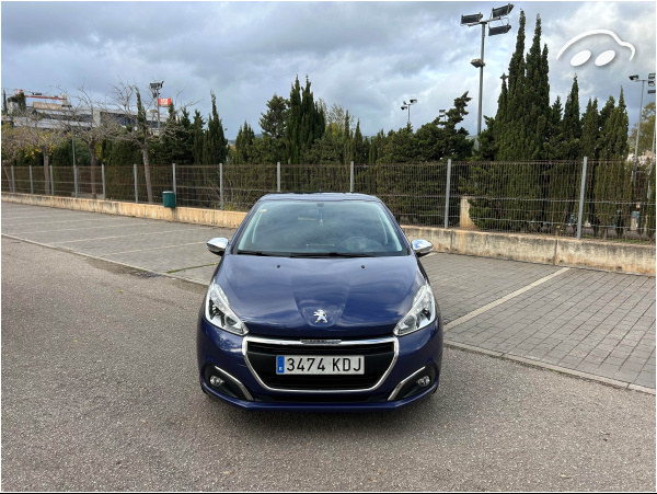 Peugeot 208 STYLE 1.2 5