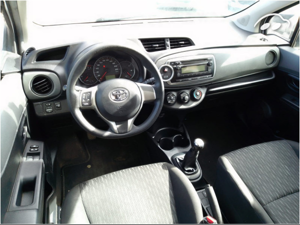 Toyota Yaris 1.0 7