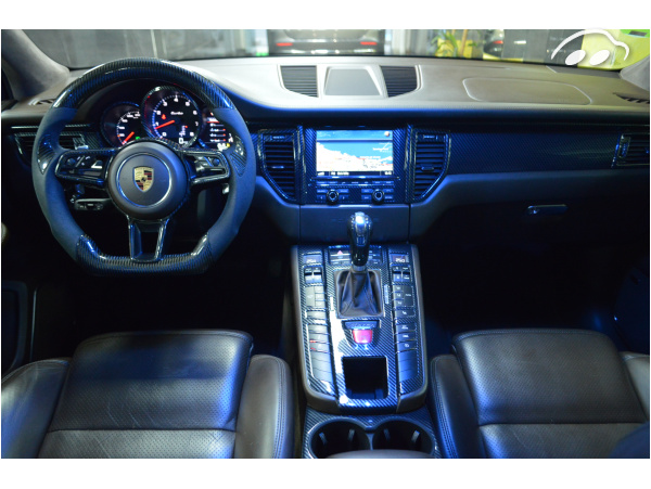 Porsche Macan turbo 10