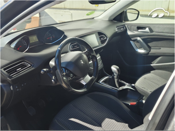 Peugeot 308 1.2 7