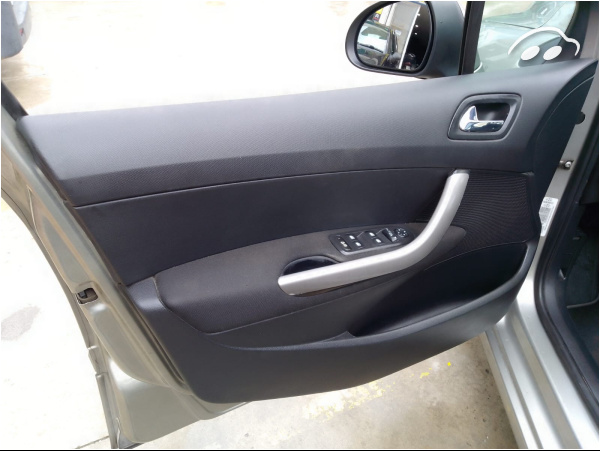 Peugeot 308 Sw 1.6 HDI  10