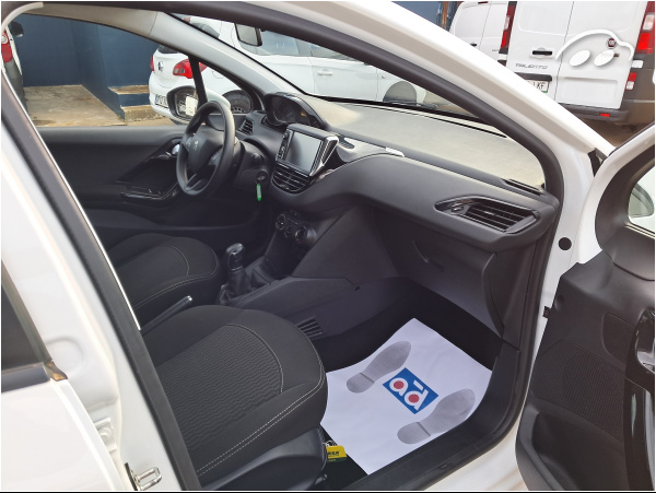 Peugeot 208 ACTIVER 1.2 82CV 5P 10