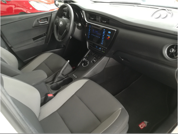 Toyota Auris ACTIVE BUSINESS 6