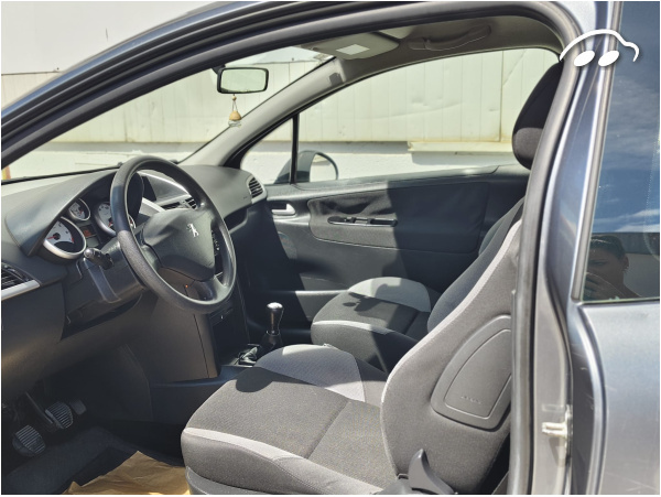 Peugeot 207 1.4 7