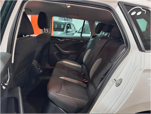 Skoda Kamiq SELECTION TSI AUTOMÁTICO 9