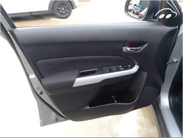 Suzuki Vitara 1.6 GLX 9