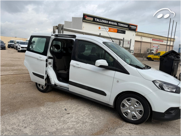 Ford Transit courier FURGON  3