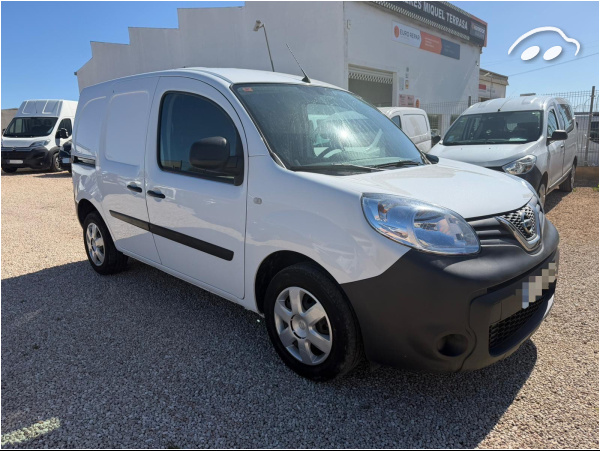 Nissan NV250 FURGON  2