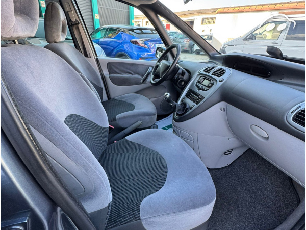 Citroen Xsara Picasso 1.6 Exclusive 9