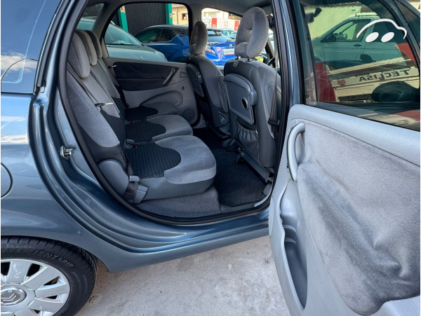 Citroen Xsara Picasso 1.6 Exclusive 11