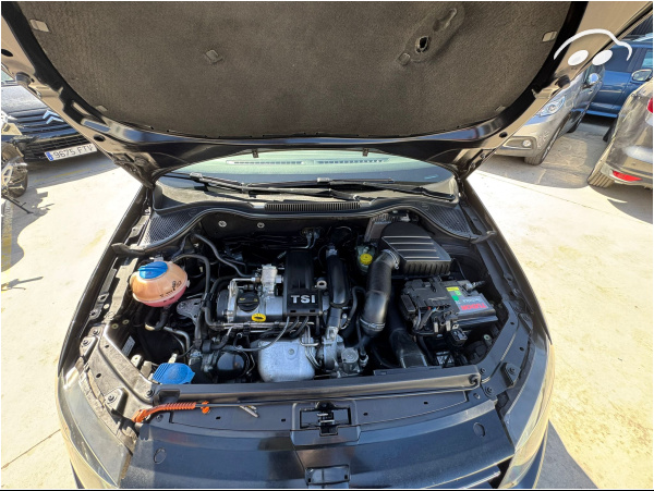 Volkswagen Polo 1.2 TSI Sport RLine 4