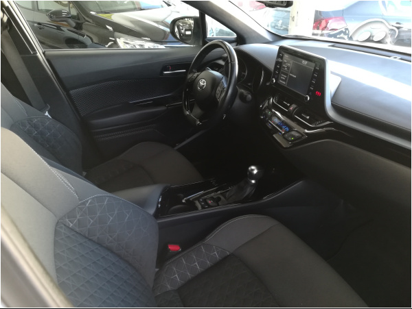 Toyota C-HR ADVANCEd 7