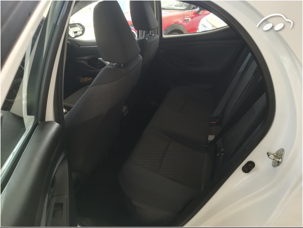 Toyota Yaris STYLE 7