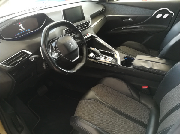 Peugeot 5008 SUV ALLURE 130 9