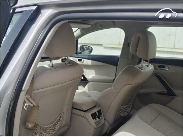 Peugeot 508 SW 2.0 9