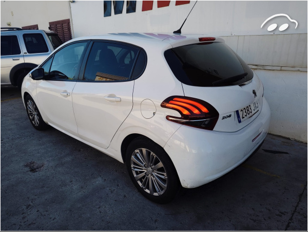 Peugeot 208 1.2 4
